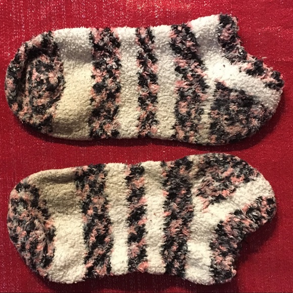 no brand Accessories - Pink and black striped ankle socks.🧦🧦